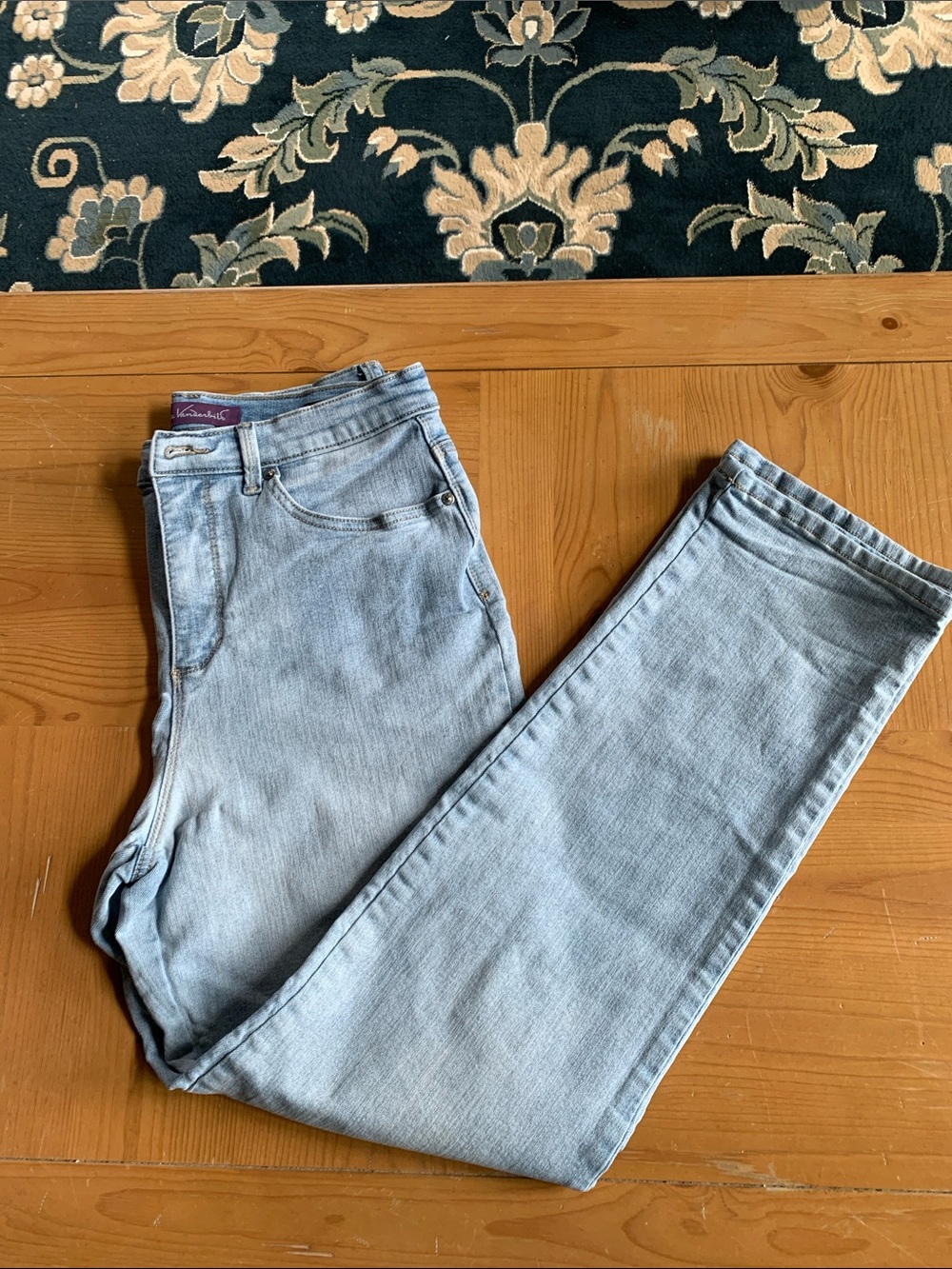 Gloria Vanderbilt Light Blue Women's Straight Leg Jeans size 12